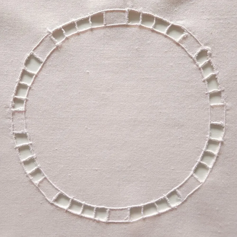 VTG Doilies Placemat Pink Round Cutwork Cotton Blend Shabby Valentine's 15